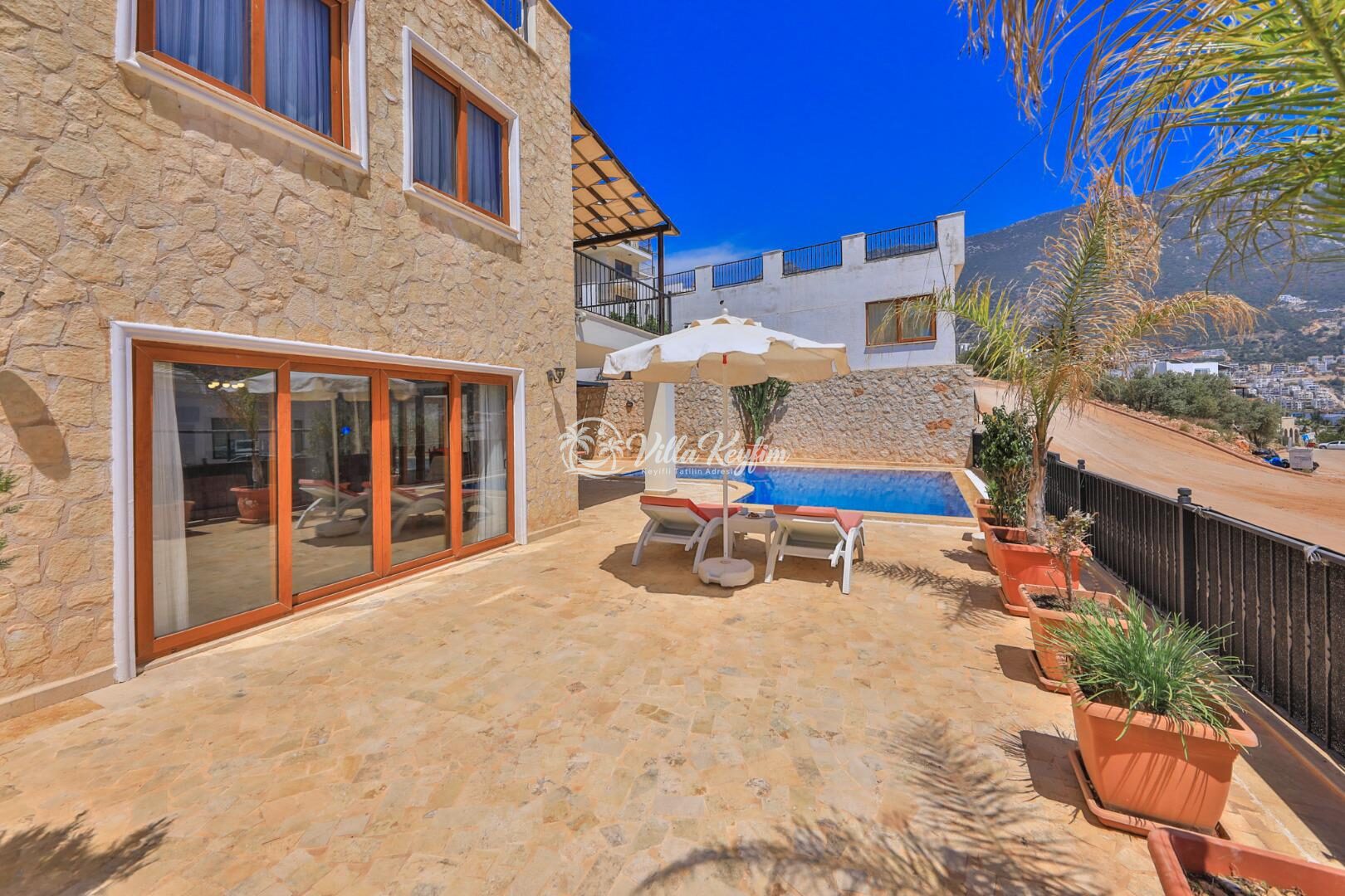 Villa Serta — 9