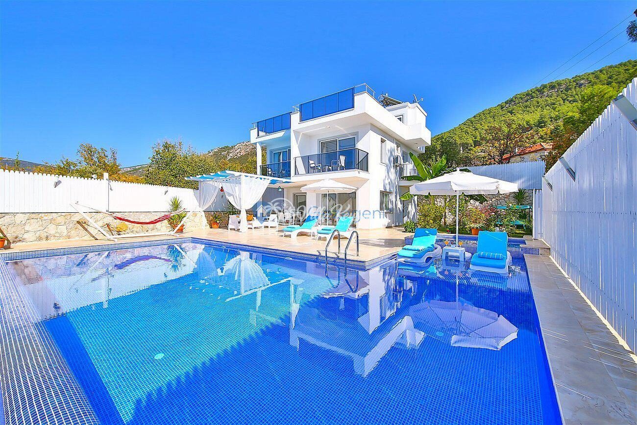 Villa Özge Üzümlü — 1