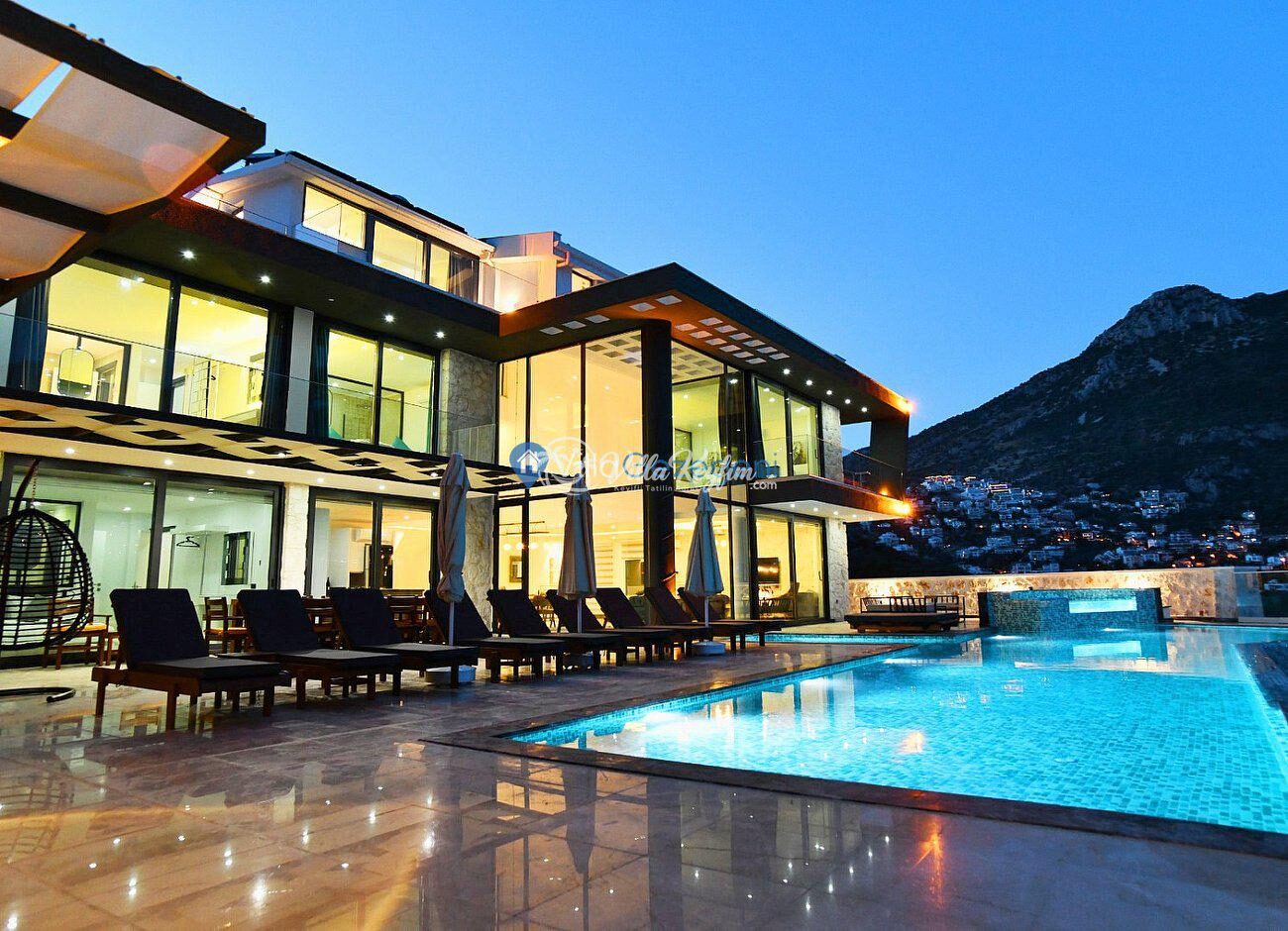 Villa Unlimited 2 — 7