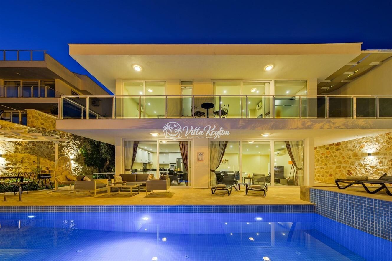 Villa Lumiere 1 — 10