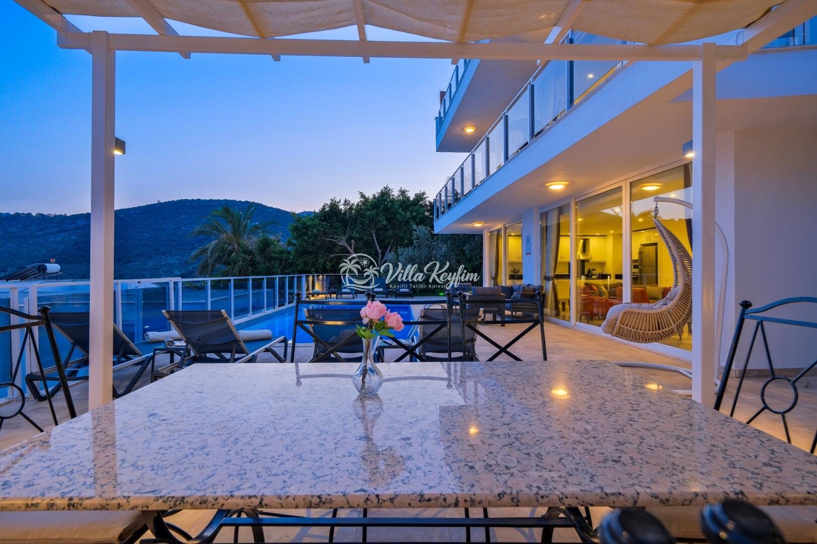 Villa Lumiere 3 — 2