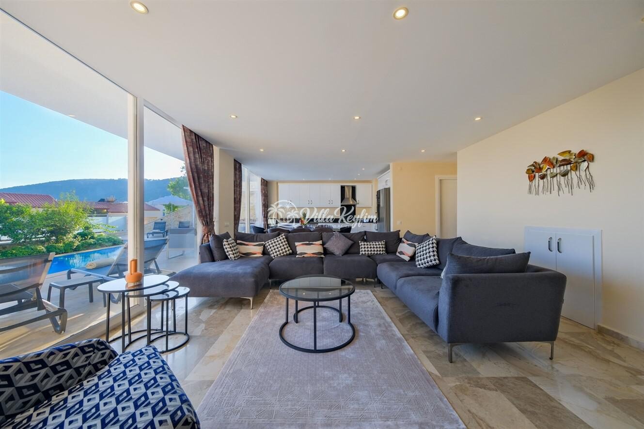 Villa Lumiere 1 — 44