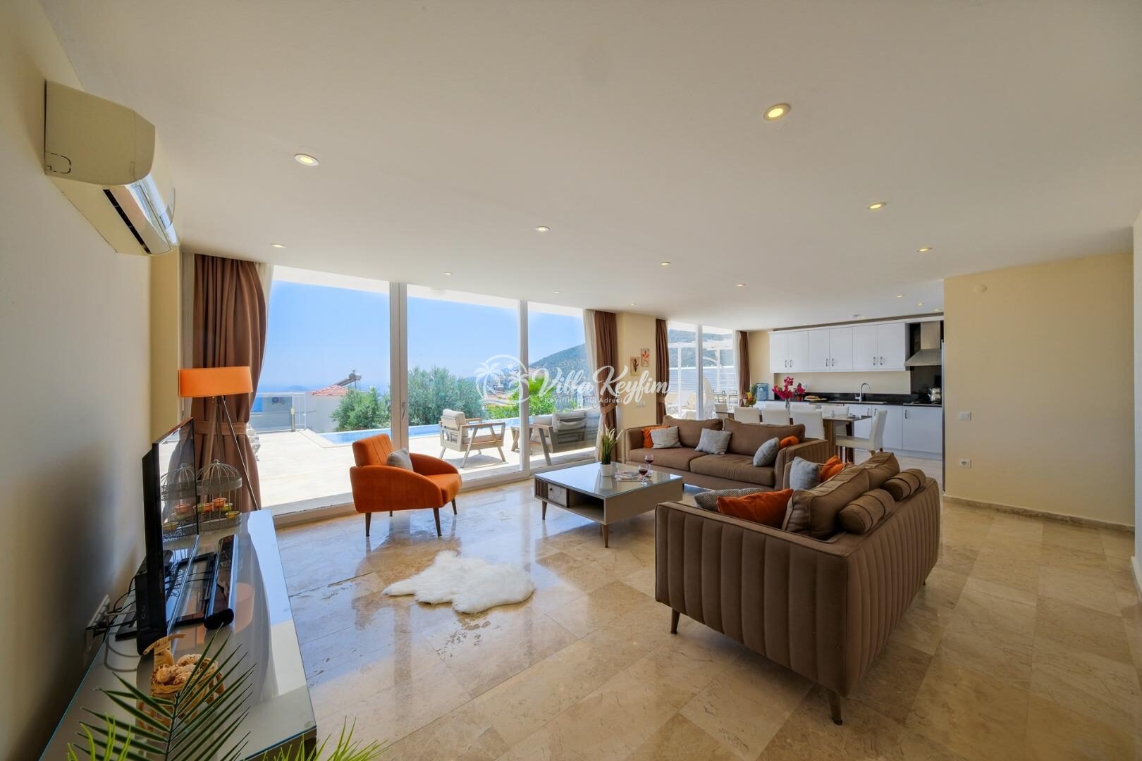 Villa Lumiere 2 — 68