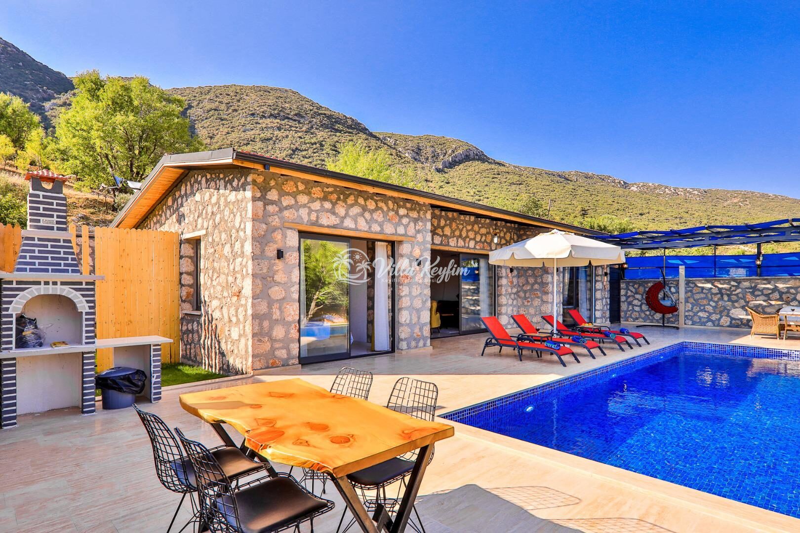 Villa Azra Naz — 1
