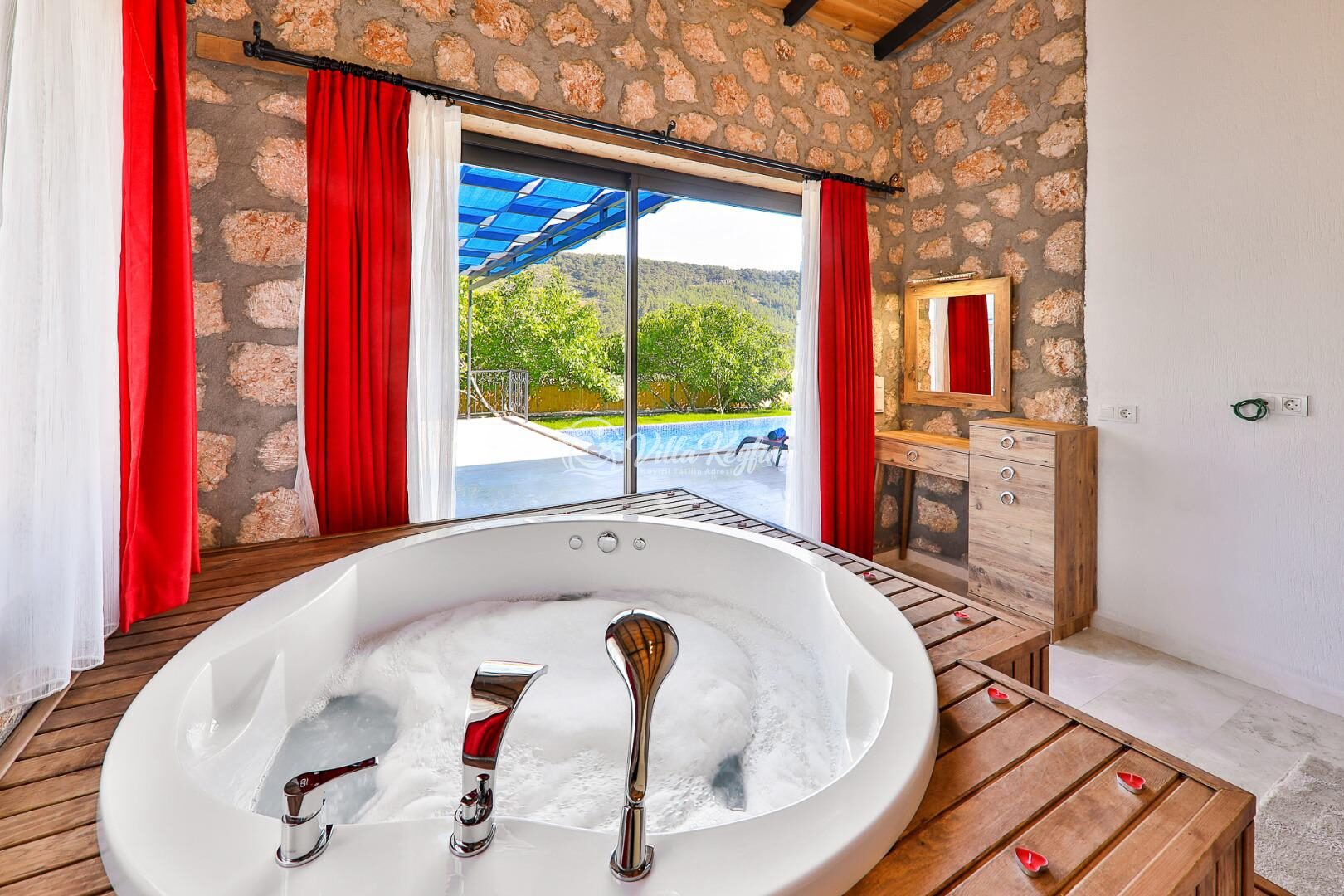 Villa Azra Naz — 16