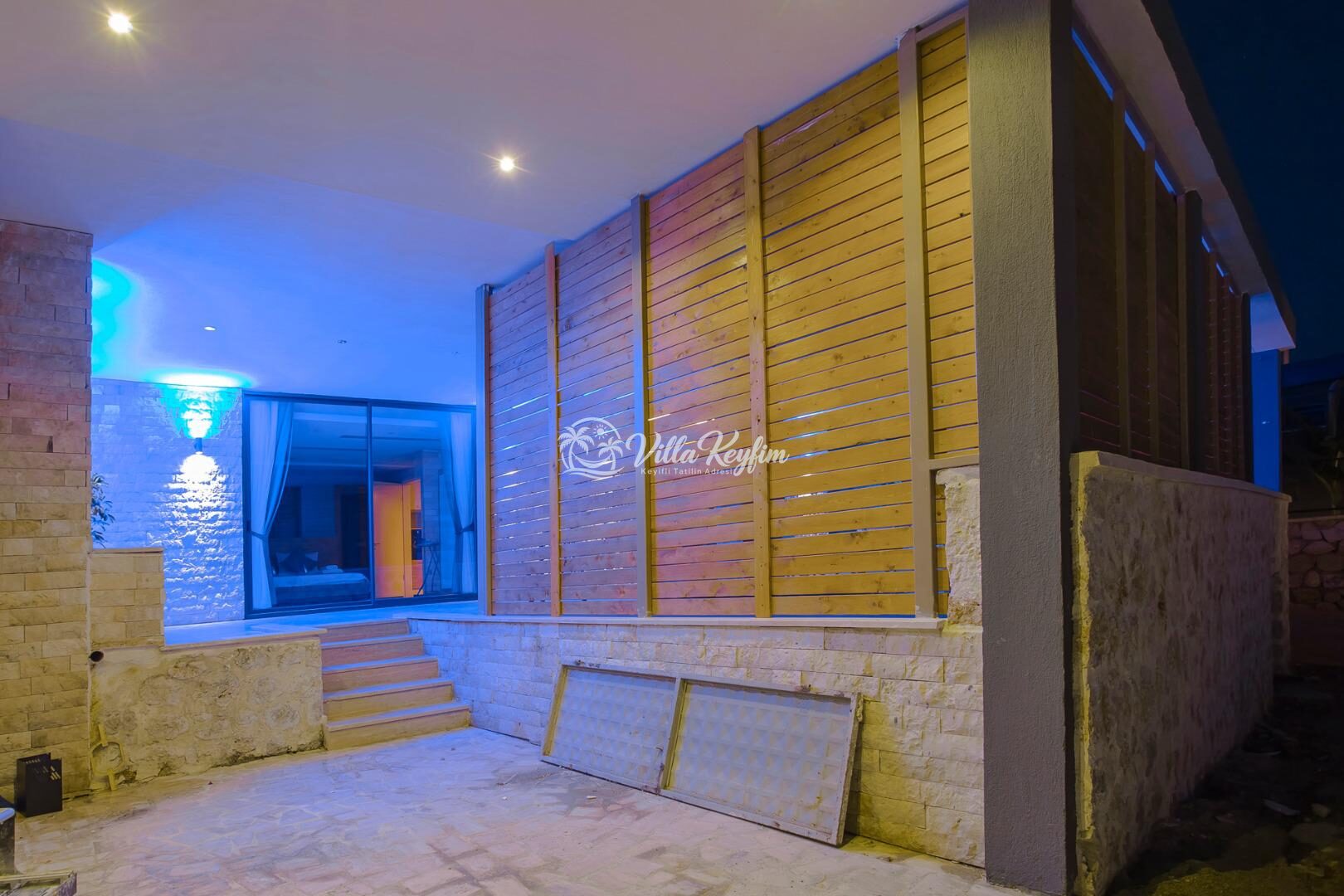 Villa Tarz — 50