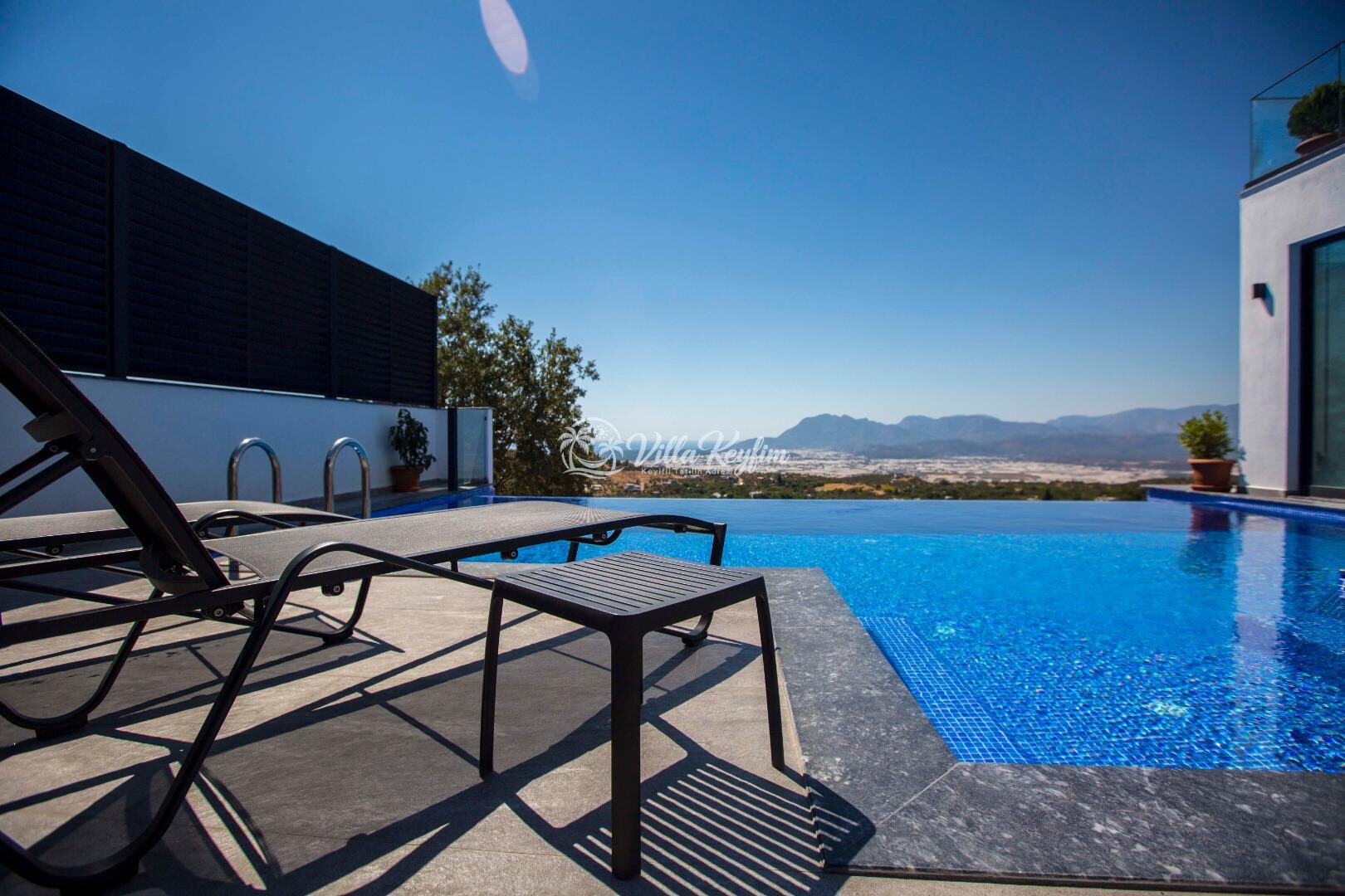 Villa Fantastik — 30