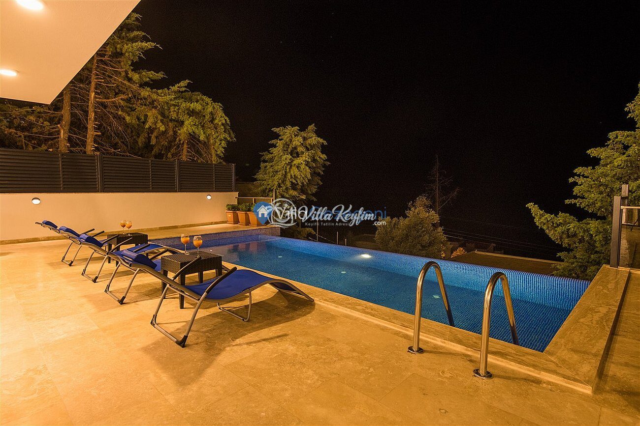 Villa Moonlight — 13