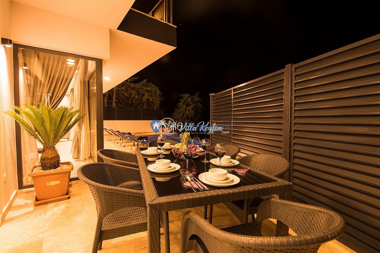 Villa Moonlight — 15