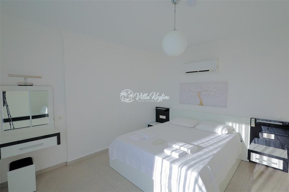 Villa Yusef — 60