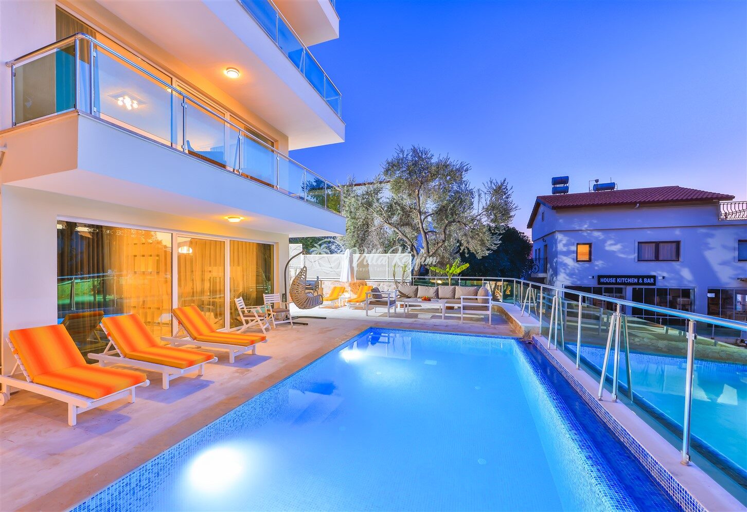 Villa Golden Lotus — 3