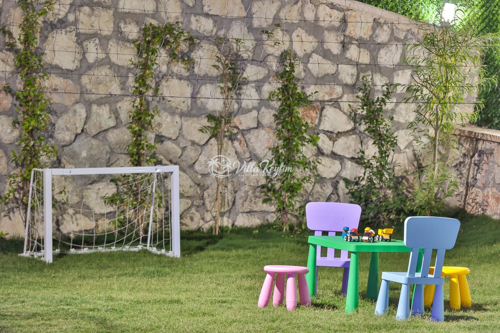 Villa Free — 142