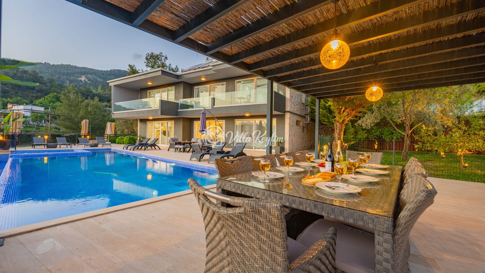 Villa Velaris — 22