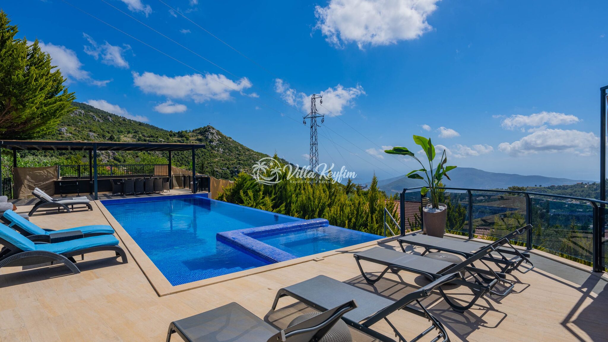Villa Velaris — 3