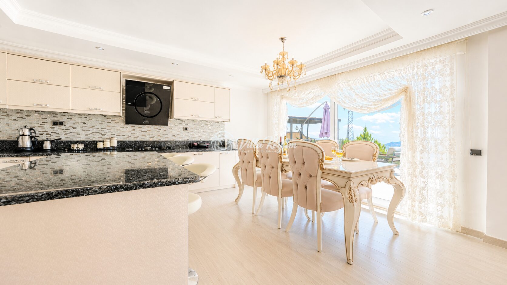 Villa Velaris — 25