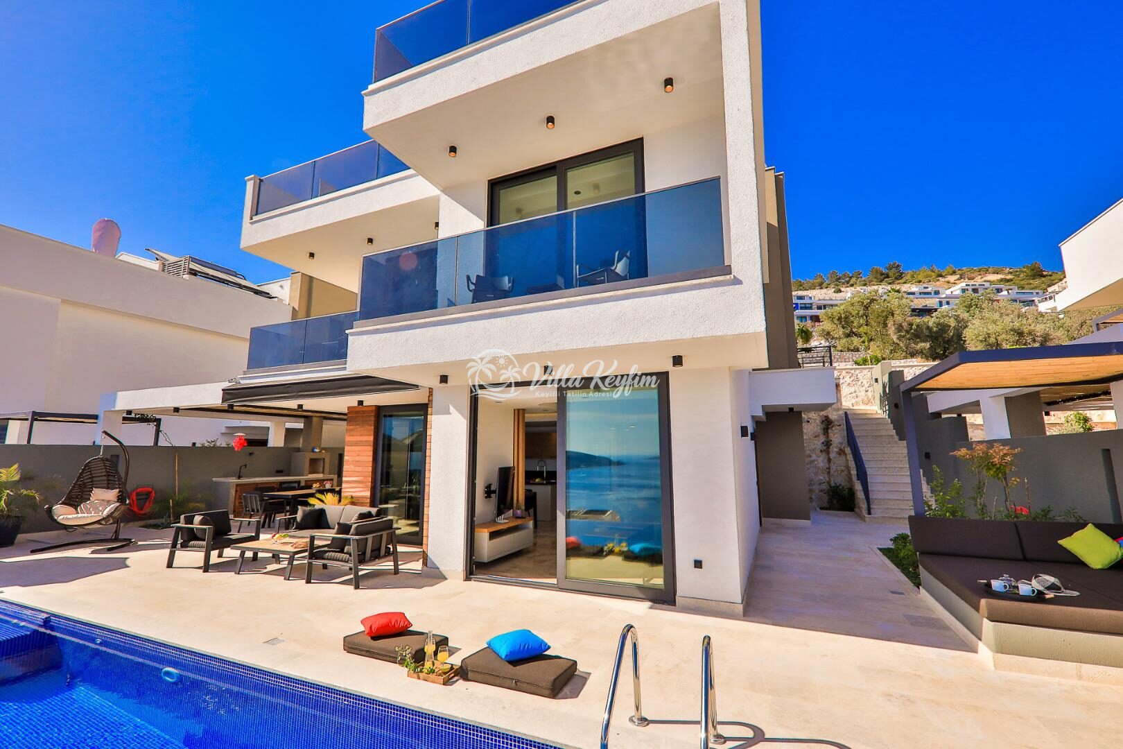 Villa Sweet — 6