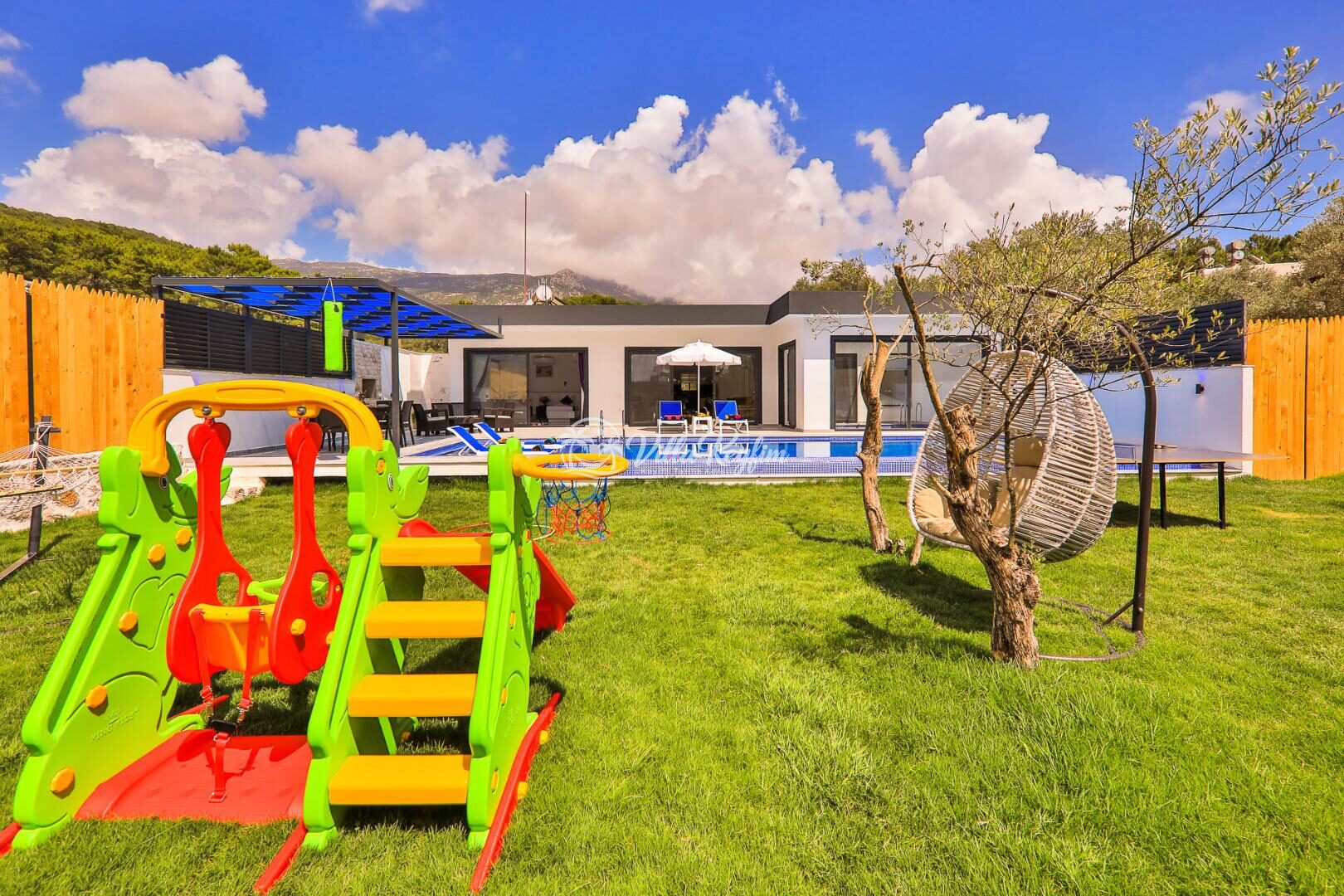 Villa Garden — 2