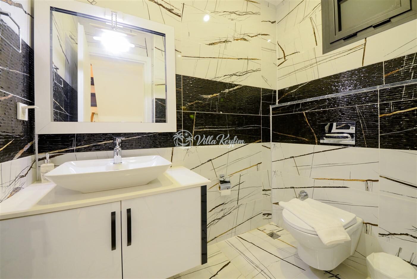 Villa Black Rose — 75