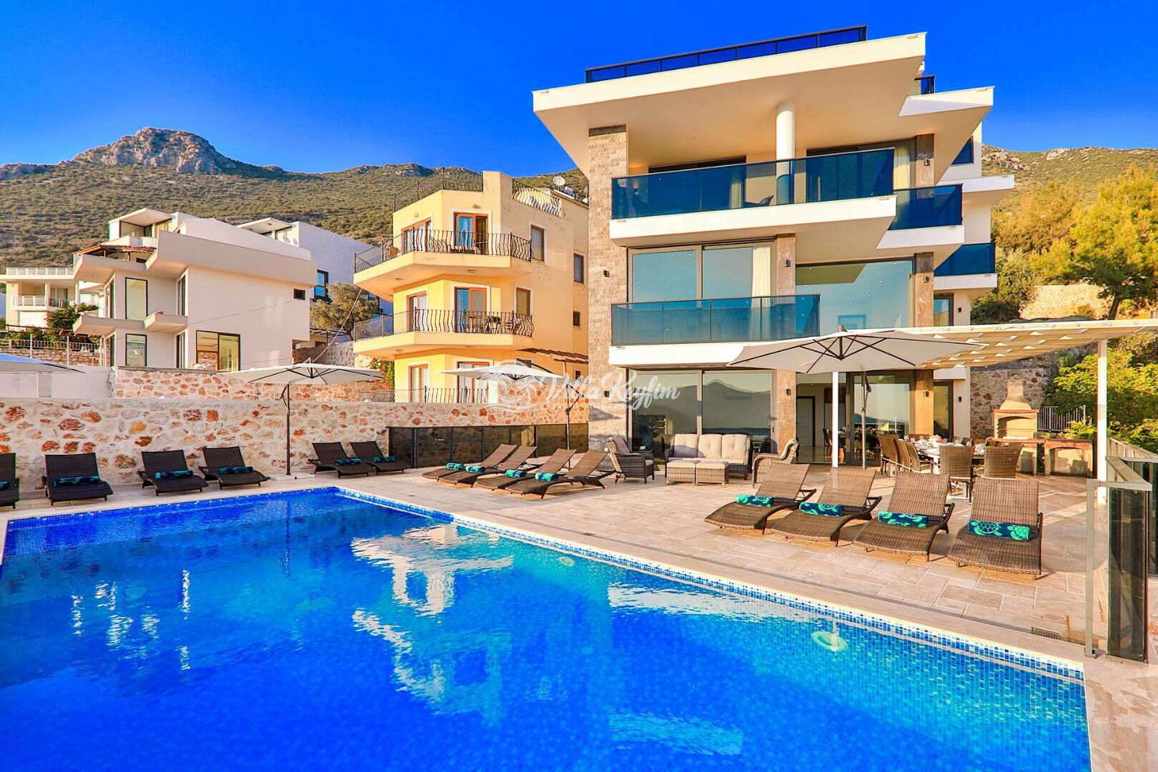 Villa Luxury — 3