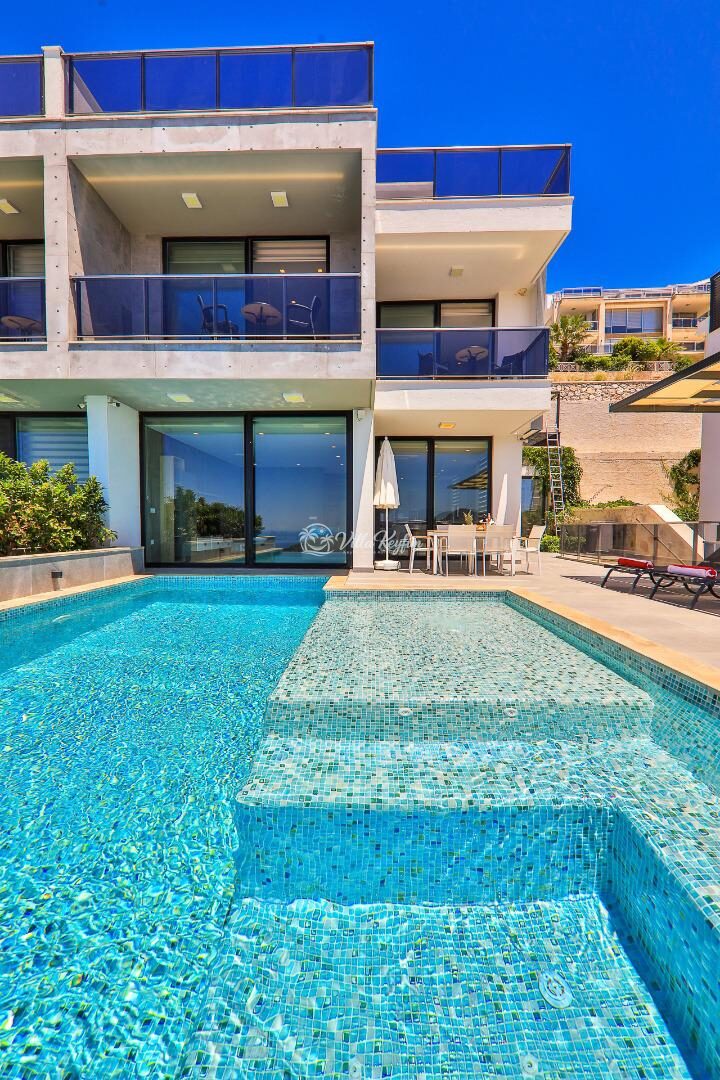 Villa Skylight — 6