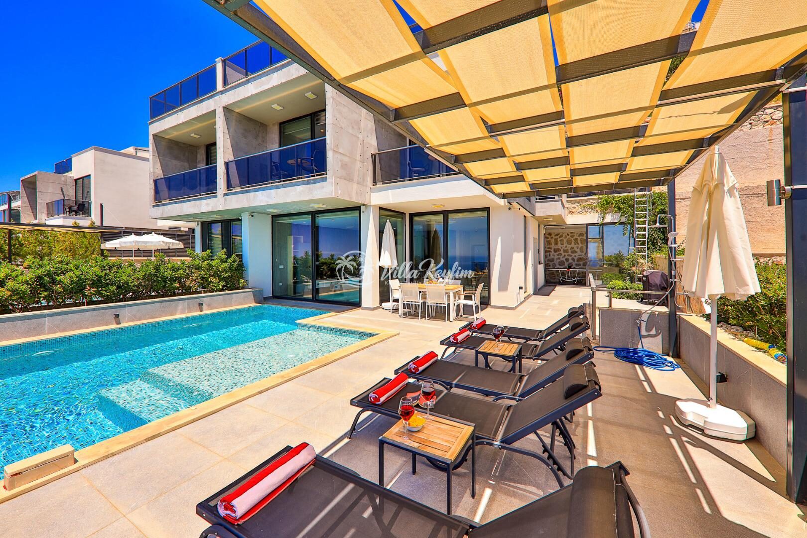 Villa Skylight — 10