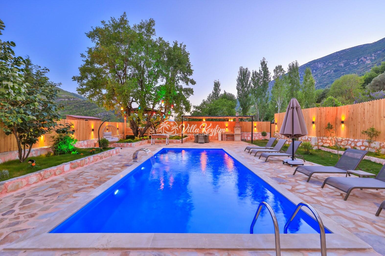 Villa Dr — 19