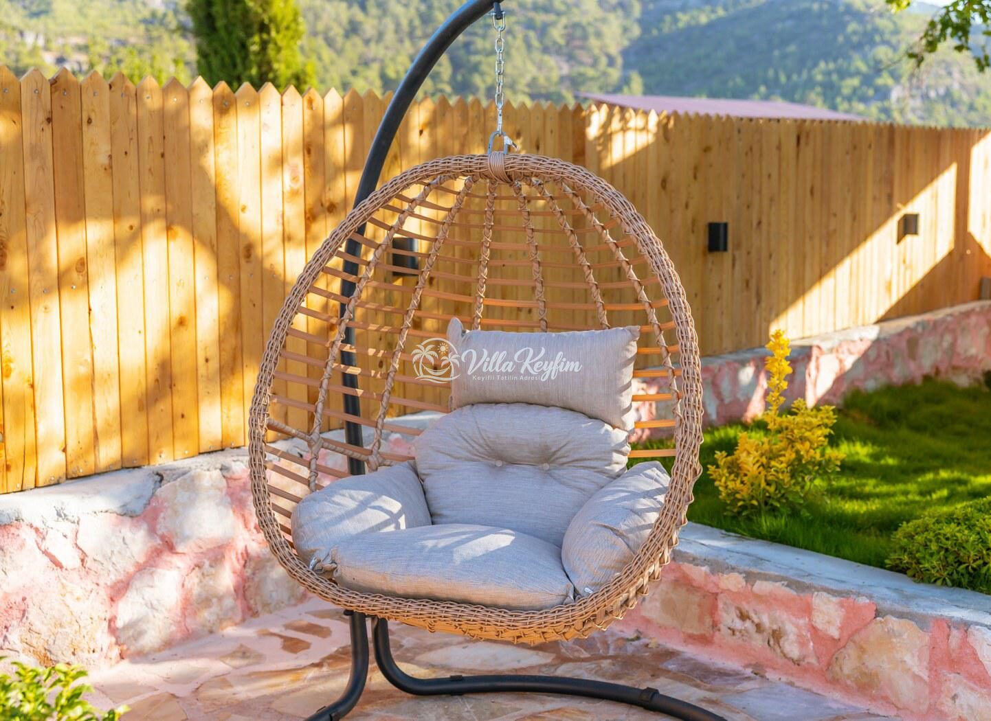 Villa Dr — 60
