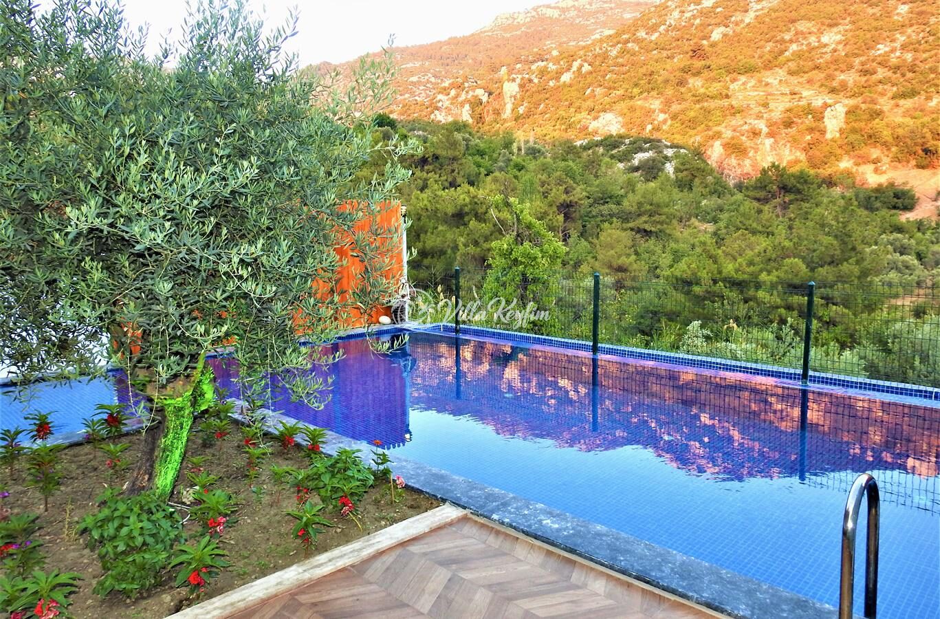 Villa Rayna — 1