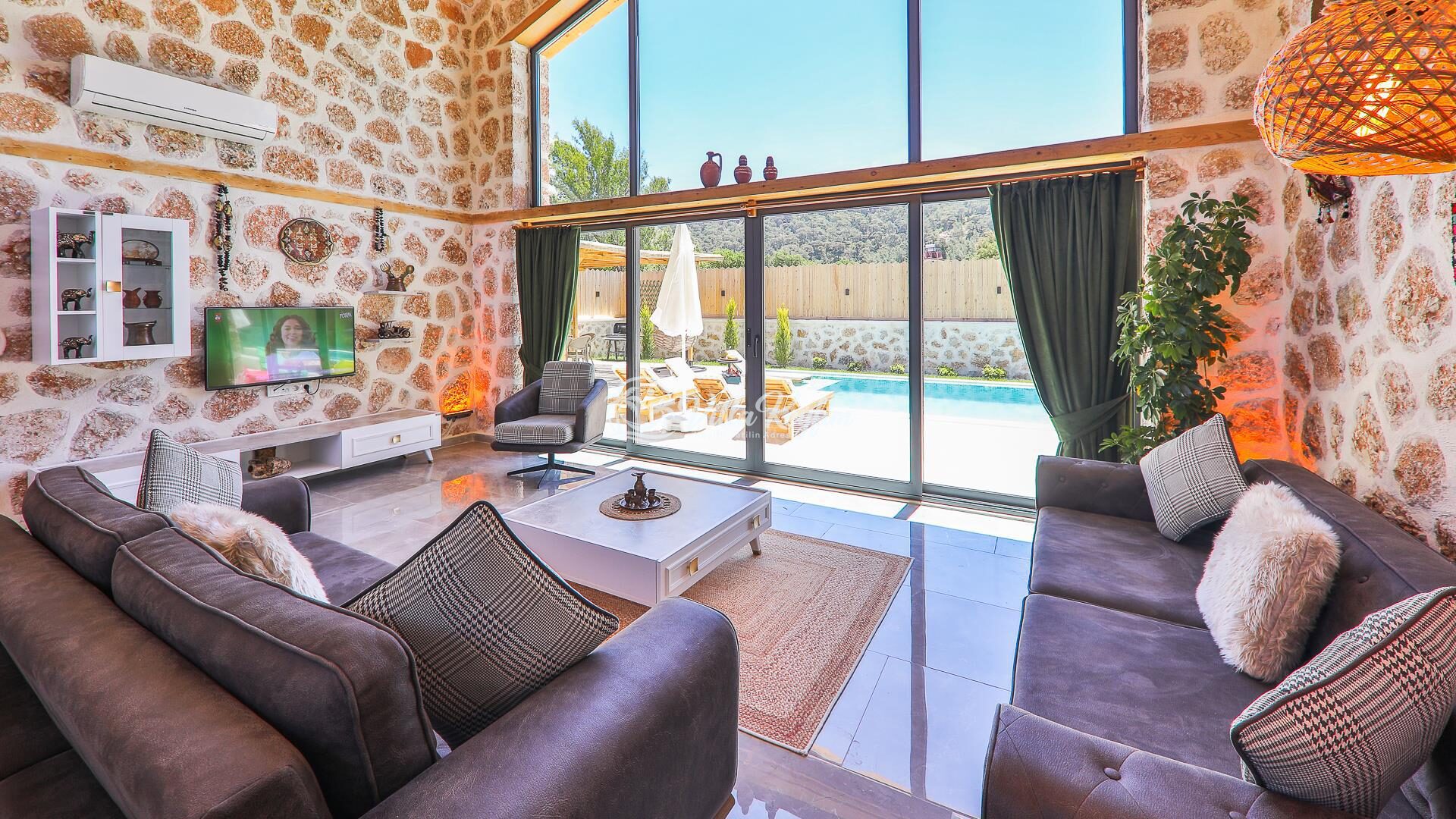 Villa Happiness — 19