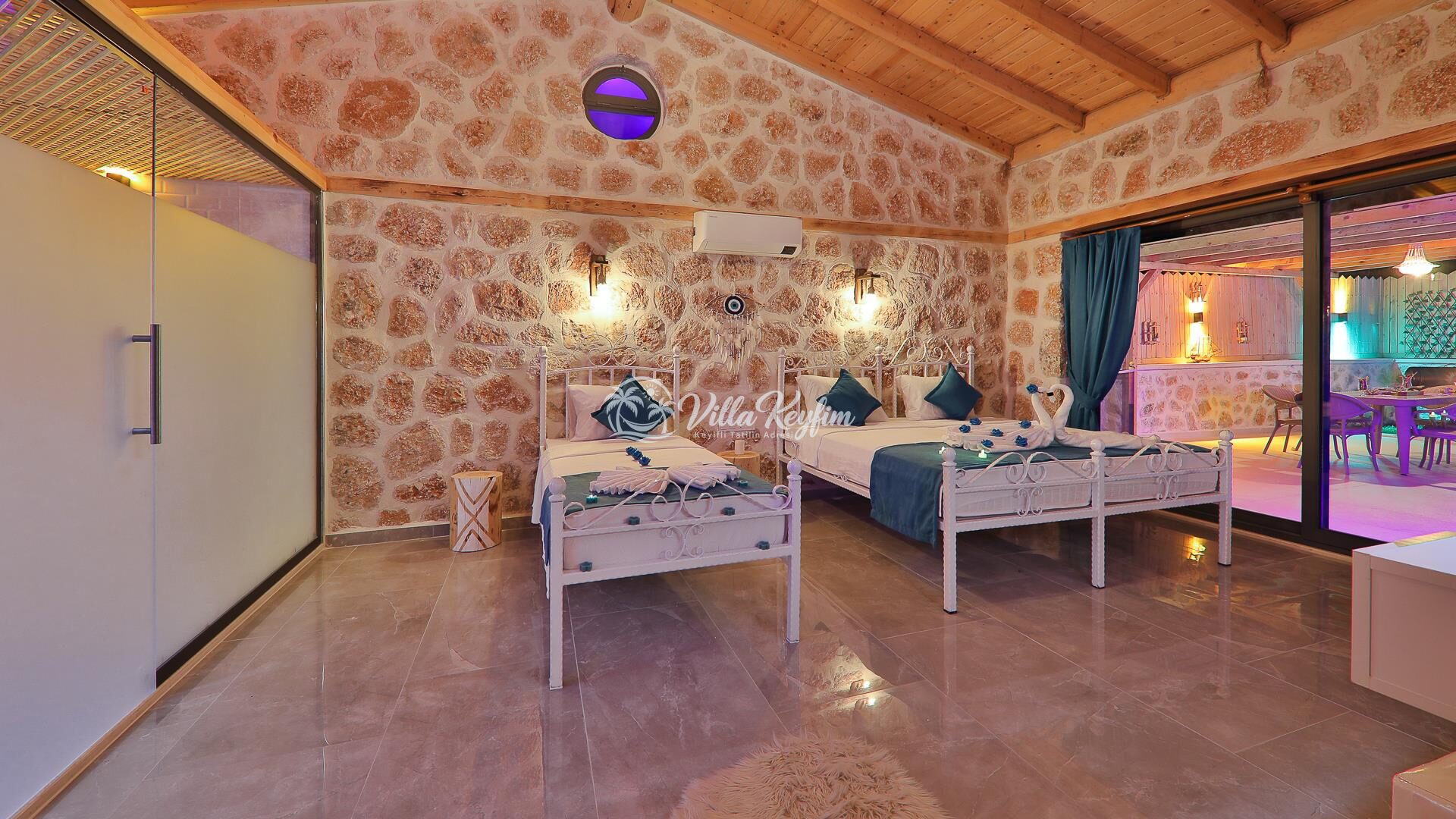 Villa Happiness — 35