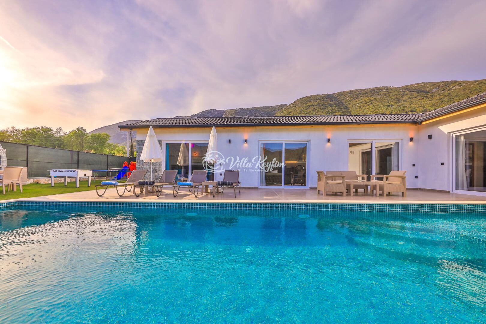 Villa Tawny — 4