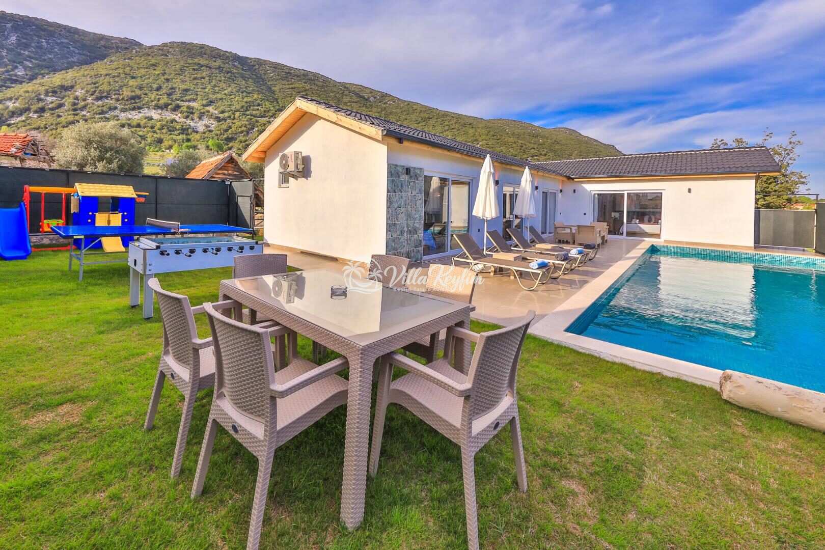 Villa Tawny — 8