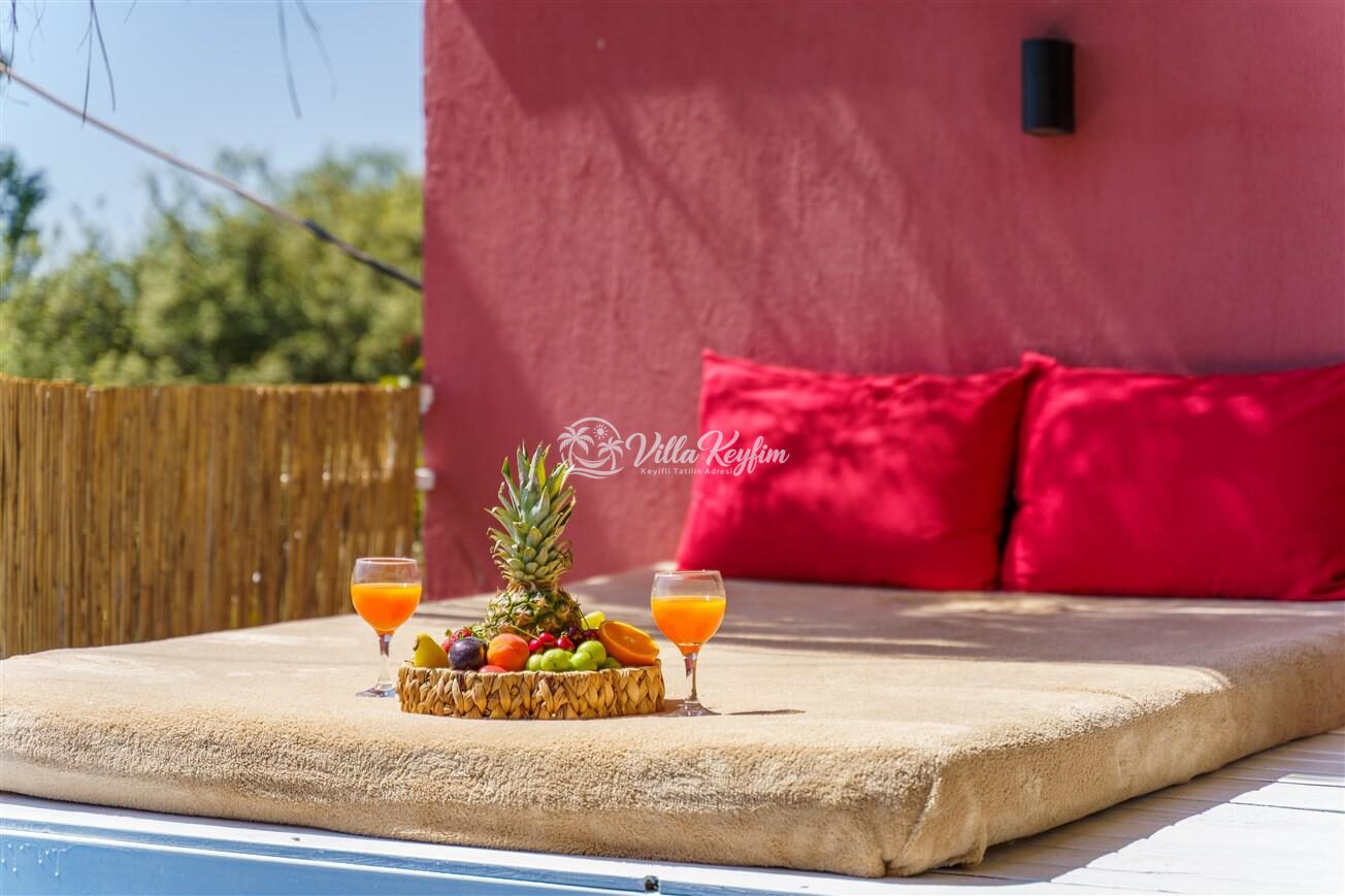 Villa Mira Queen — 12