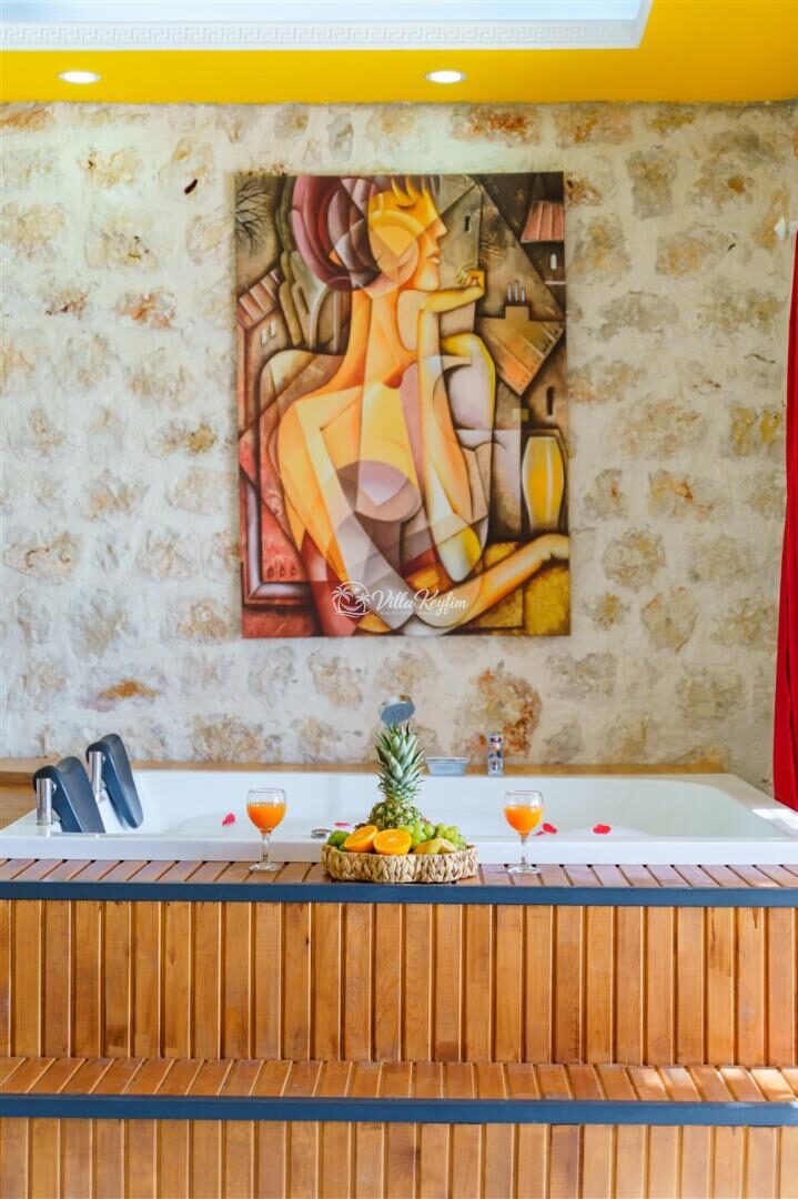 Villa Mira Queen — 47