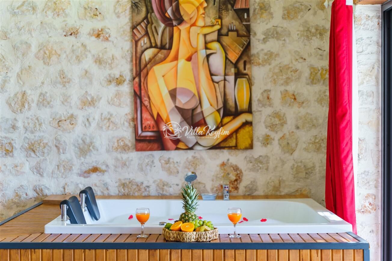 Villa Mira Queen — 56