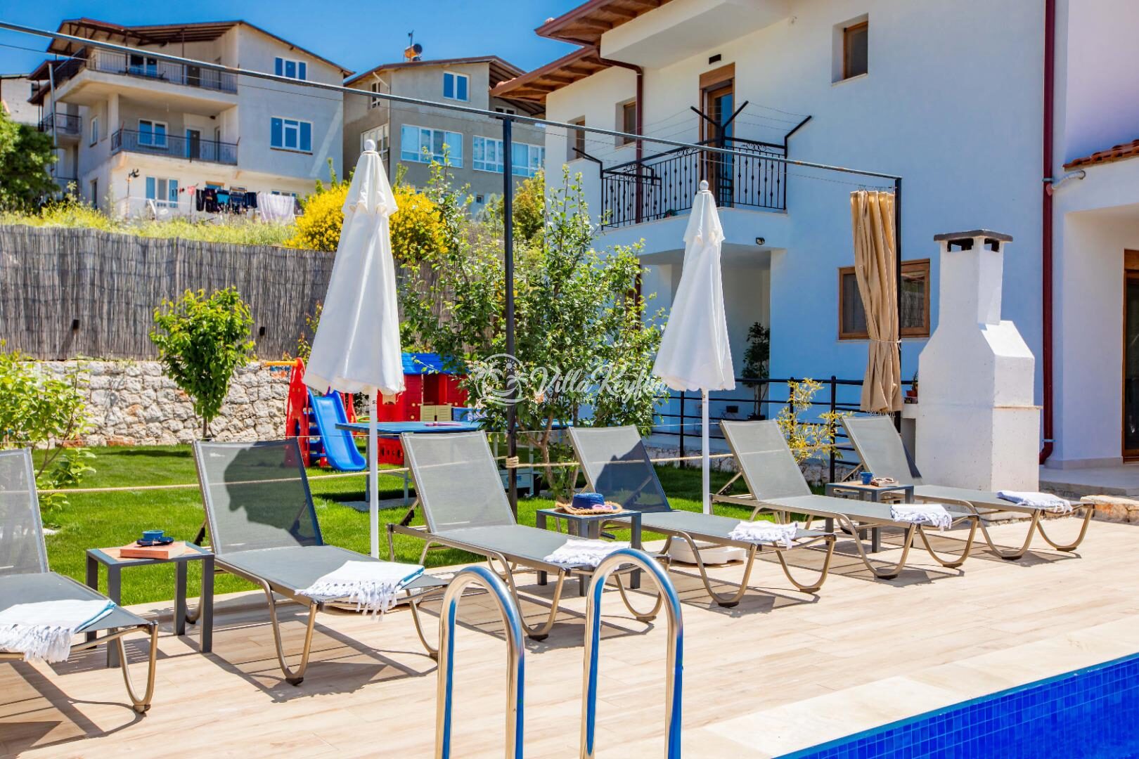 Villa Daphne — 12