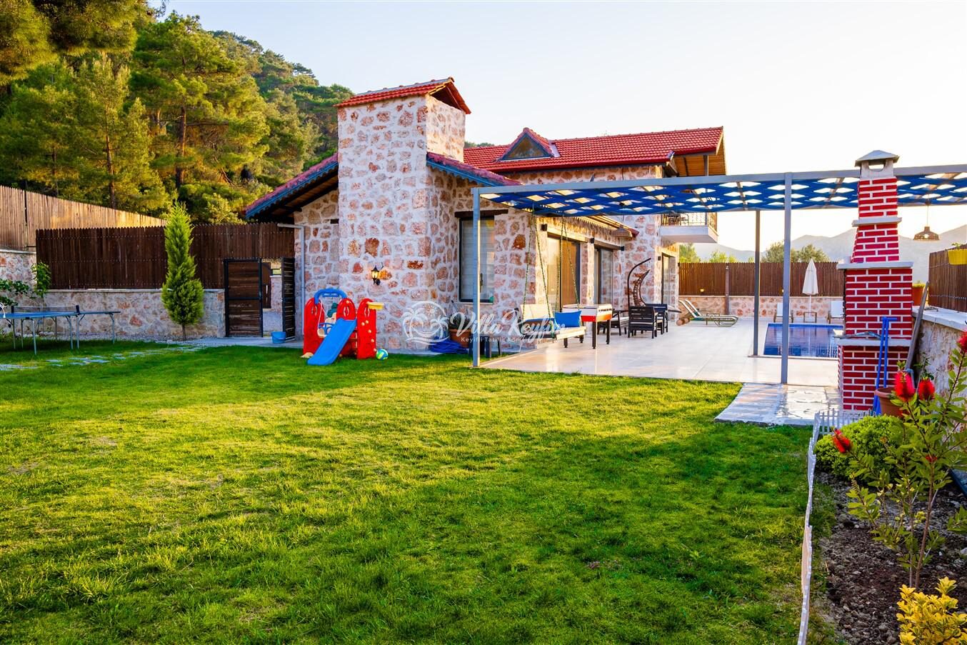 Villa Fiesta — 10