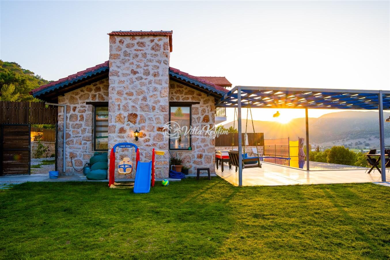 Villa Fiesta — 19