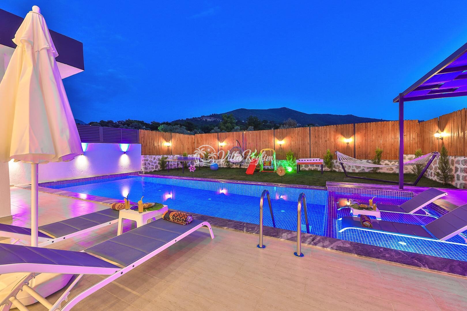 Villa Granada Duo — 58