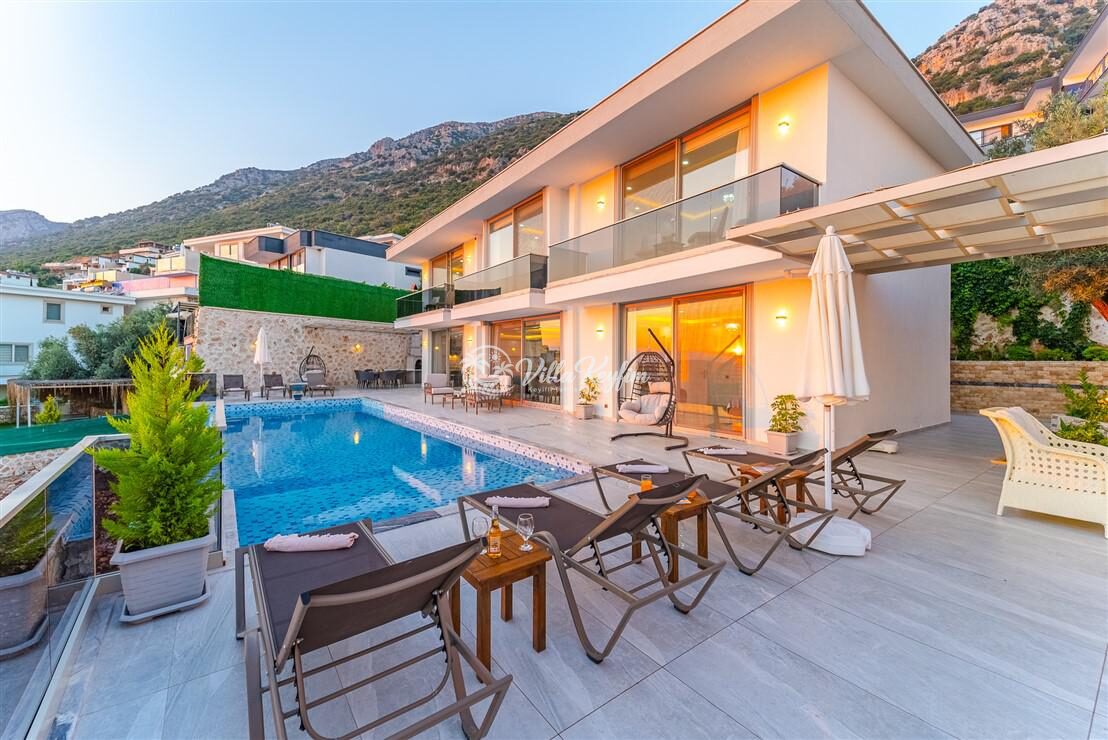 Villa July — 1