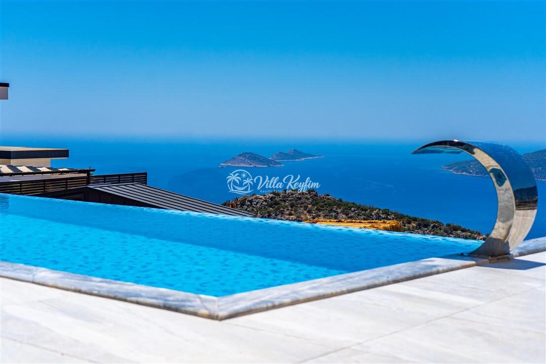 Villa July — 9