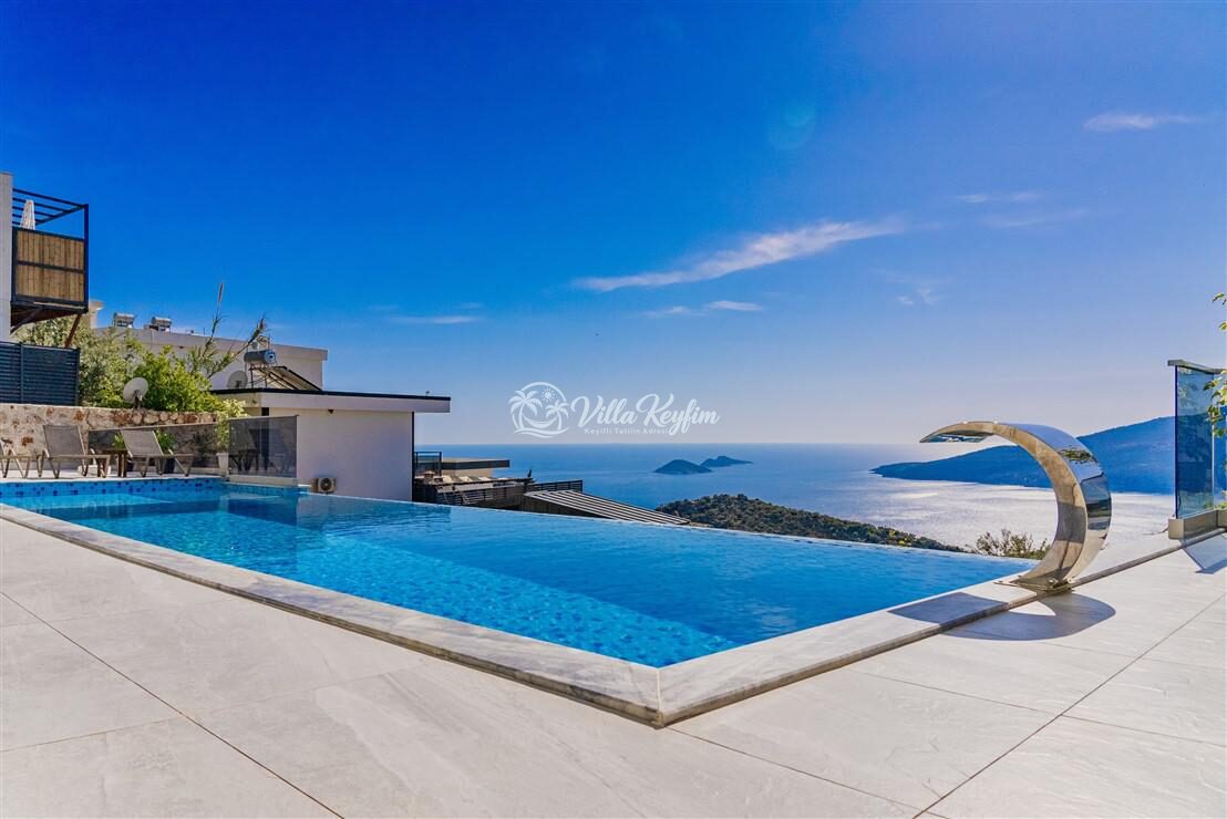 Villa July — 17
