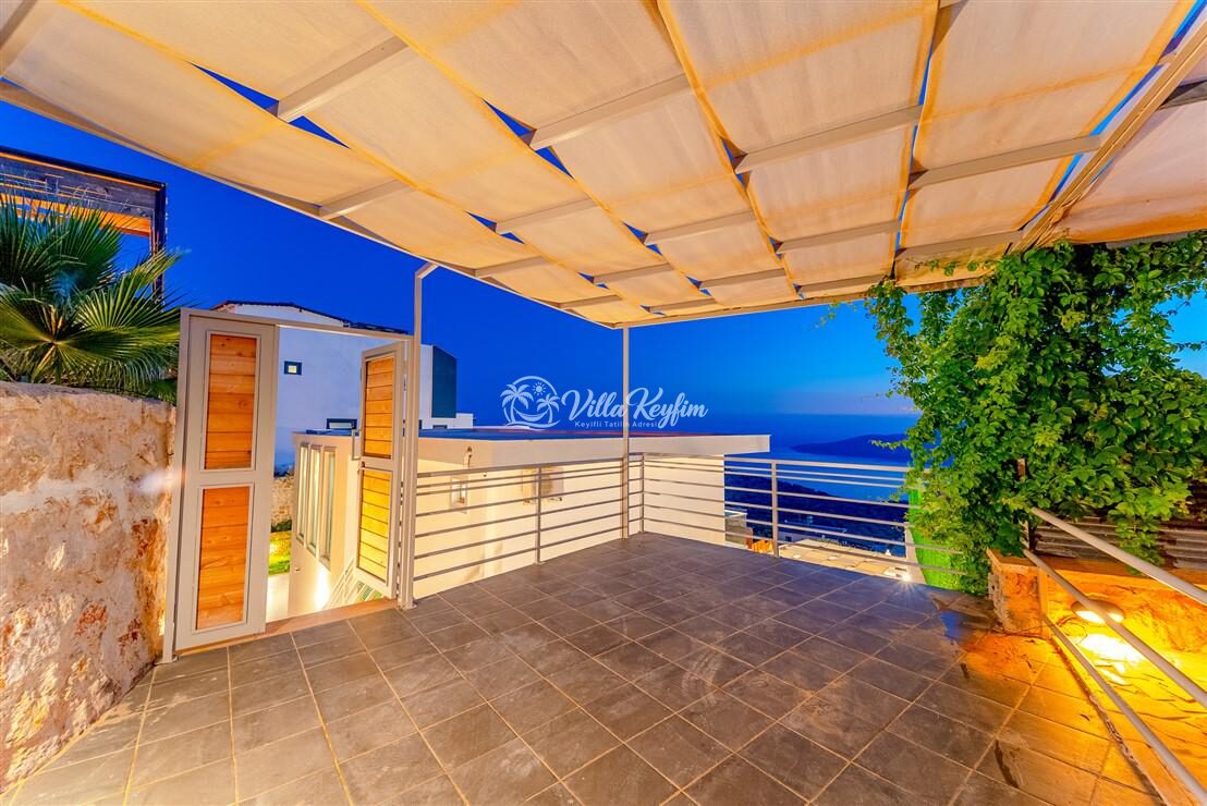 Villa July — 24