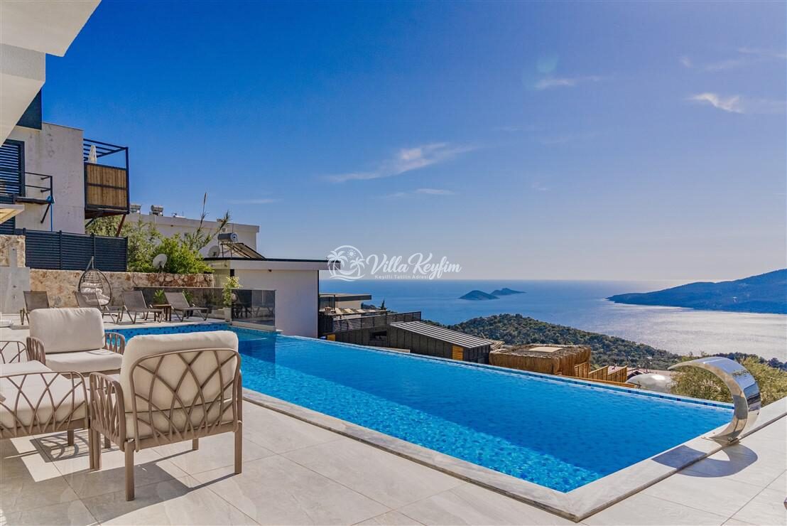 Villa July — 27