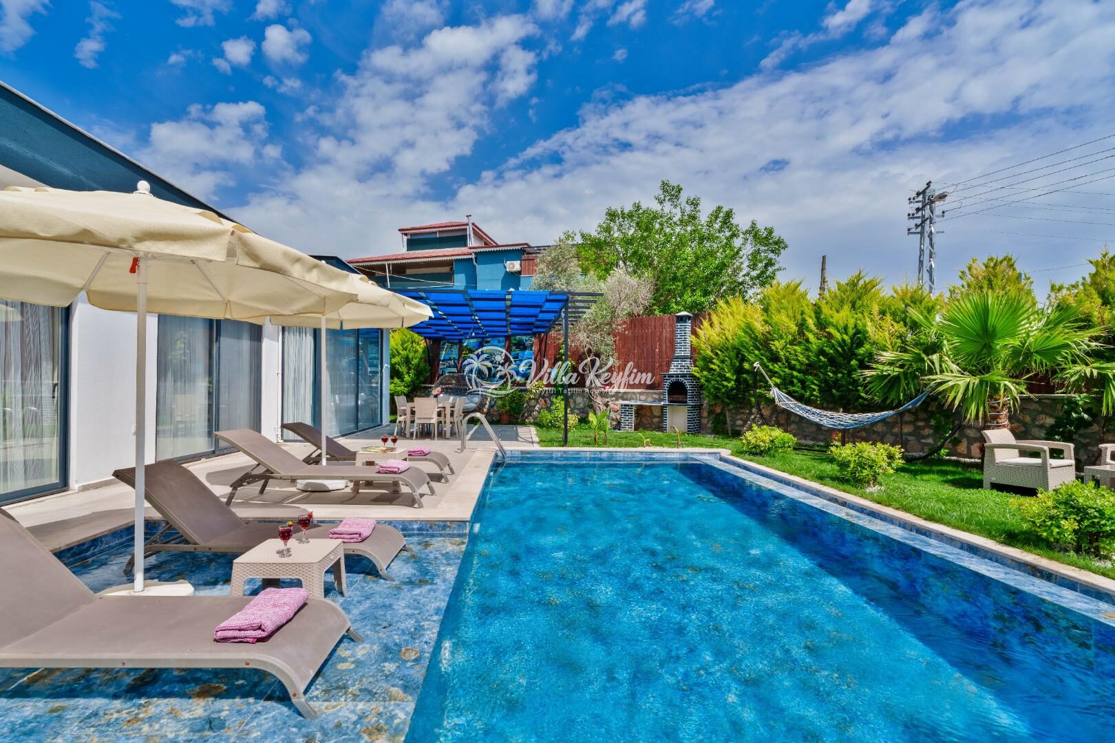 Villa Elena 1 — 8