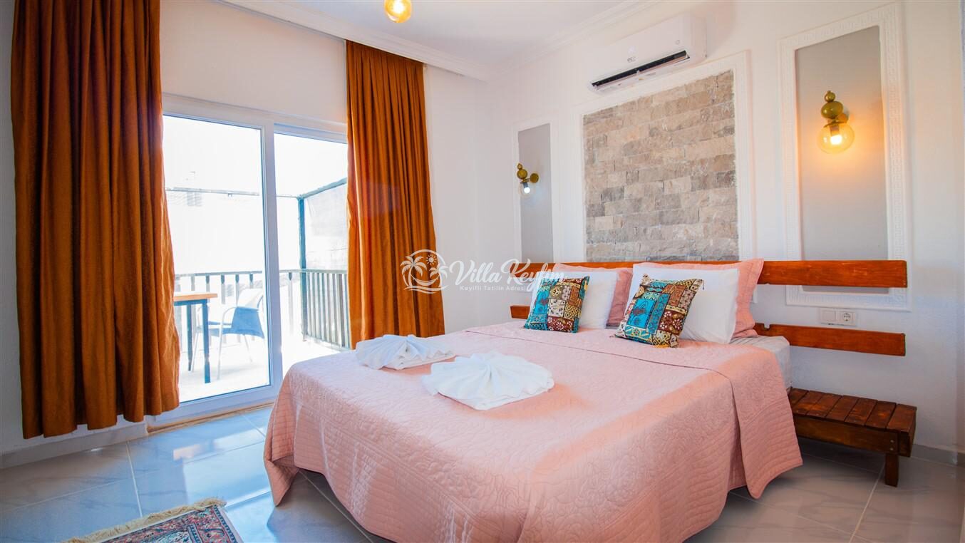 Villa Capital — 66