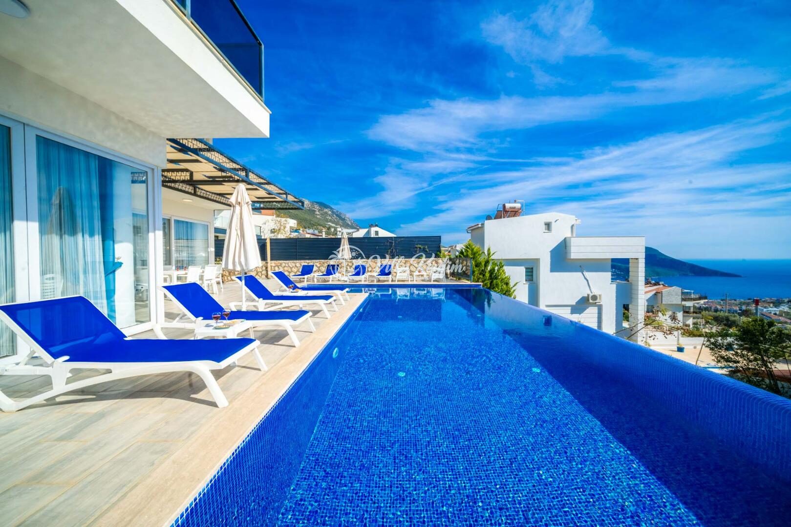 Villa Platos — 2