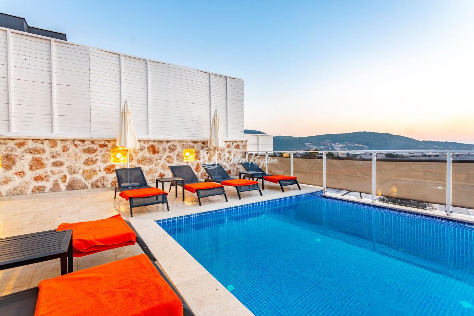 Villa Likya Black — 10