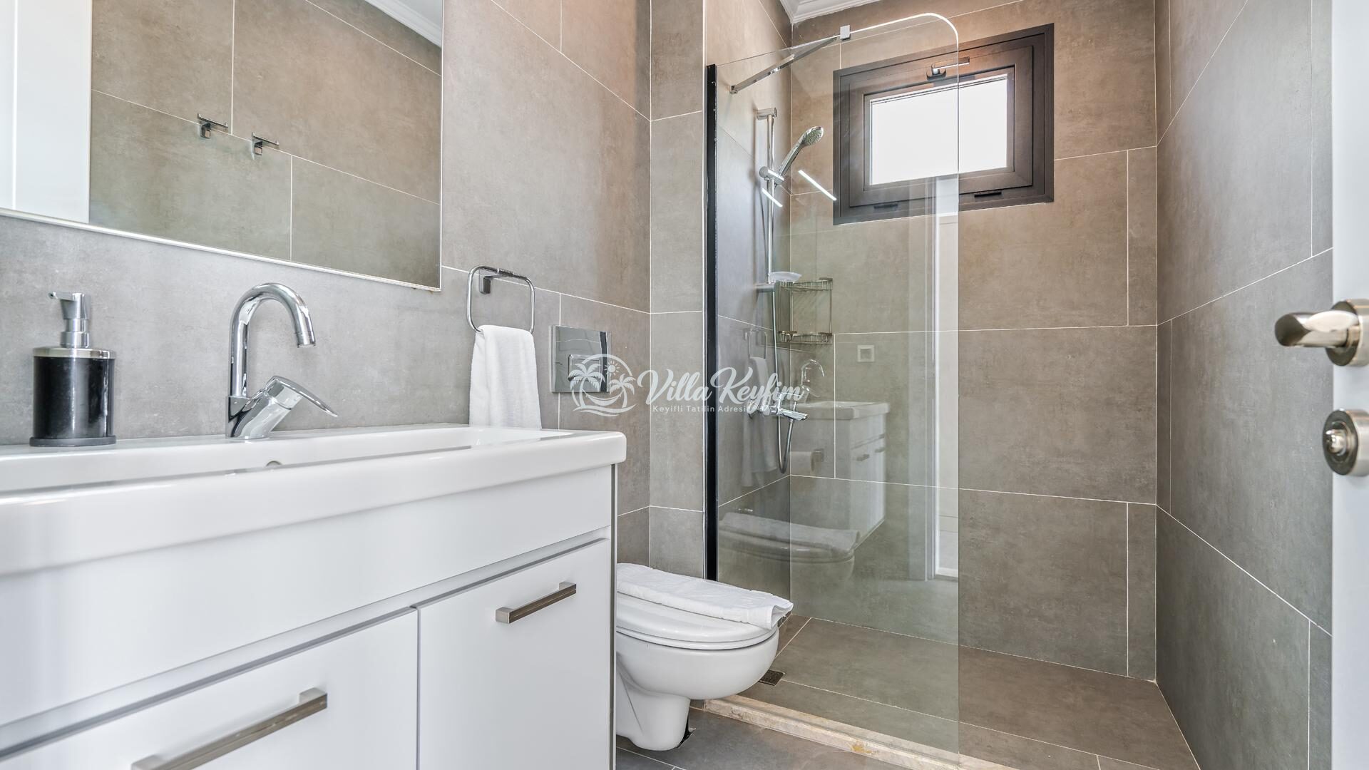 Villa Lion — 105