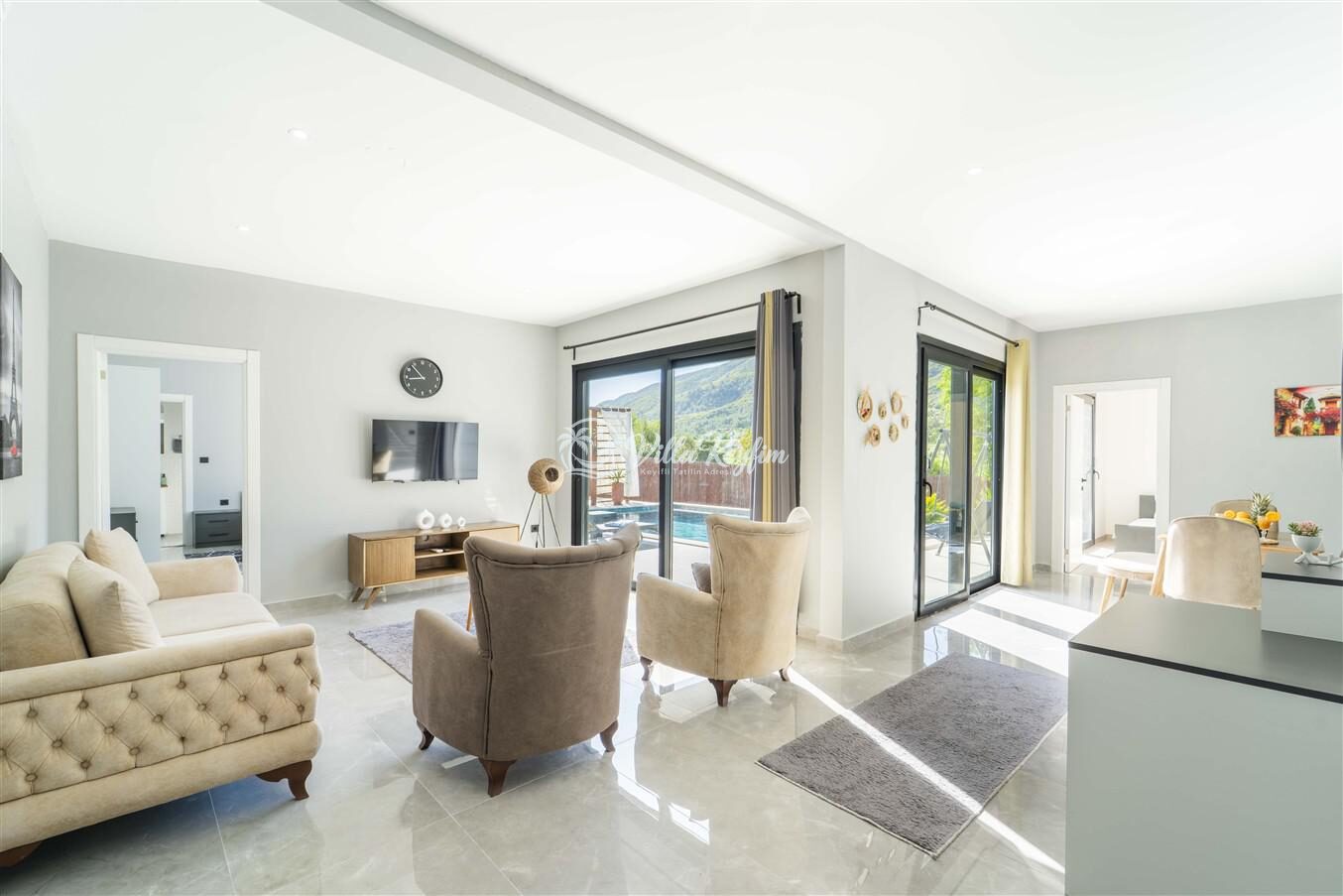 Villa Loçka — 21